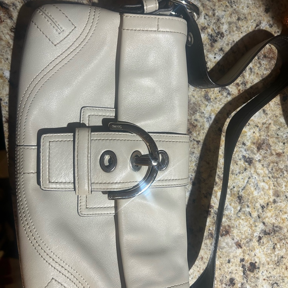 Coach off-White Leather Shoulder Bag